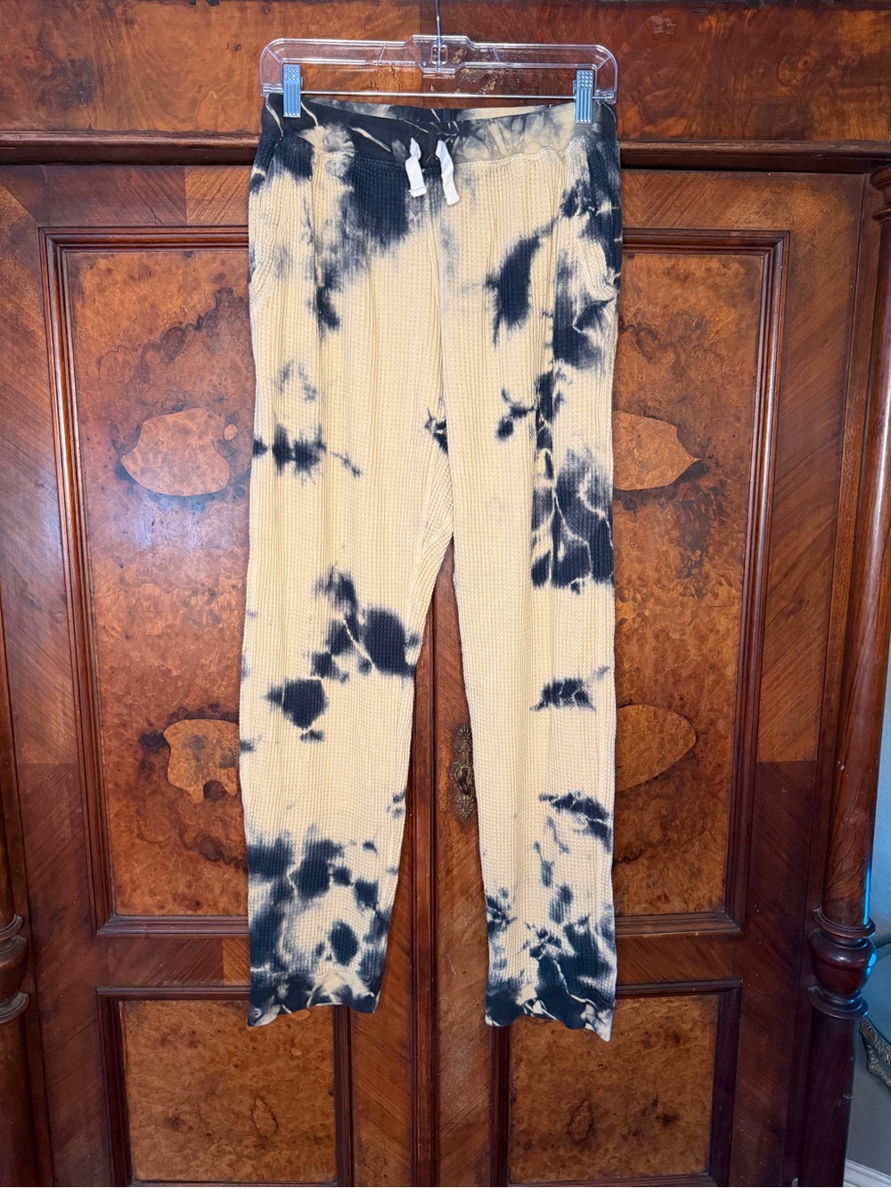 Electric & Rose Tie Dye Waffle Knit Joggers Size M Tan Black Lounge Pants
